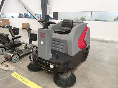 掃地機廠家讓工業(yè)清潔更高效